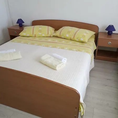 Apartment Beros Jelsa (Hvar)